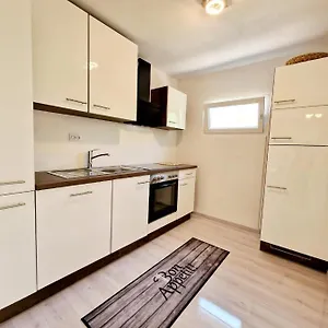 Split Apartment Split